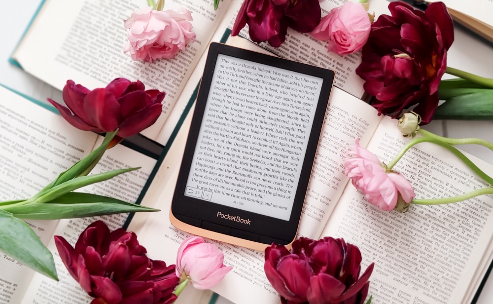 Надихаючі книжкові ідеї для 8 березня: топ 8 блискучих письменниць та їх шедеври